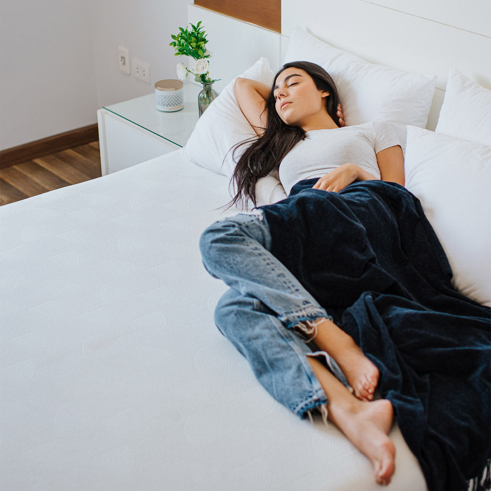 Original hybrid pocket spring mattress with medium firmness, featuring a 30 night trial and 10 year warranty.