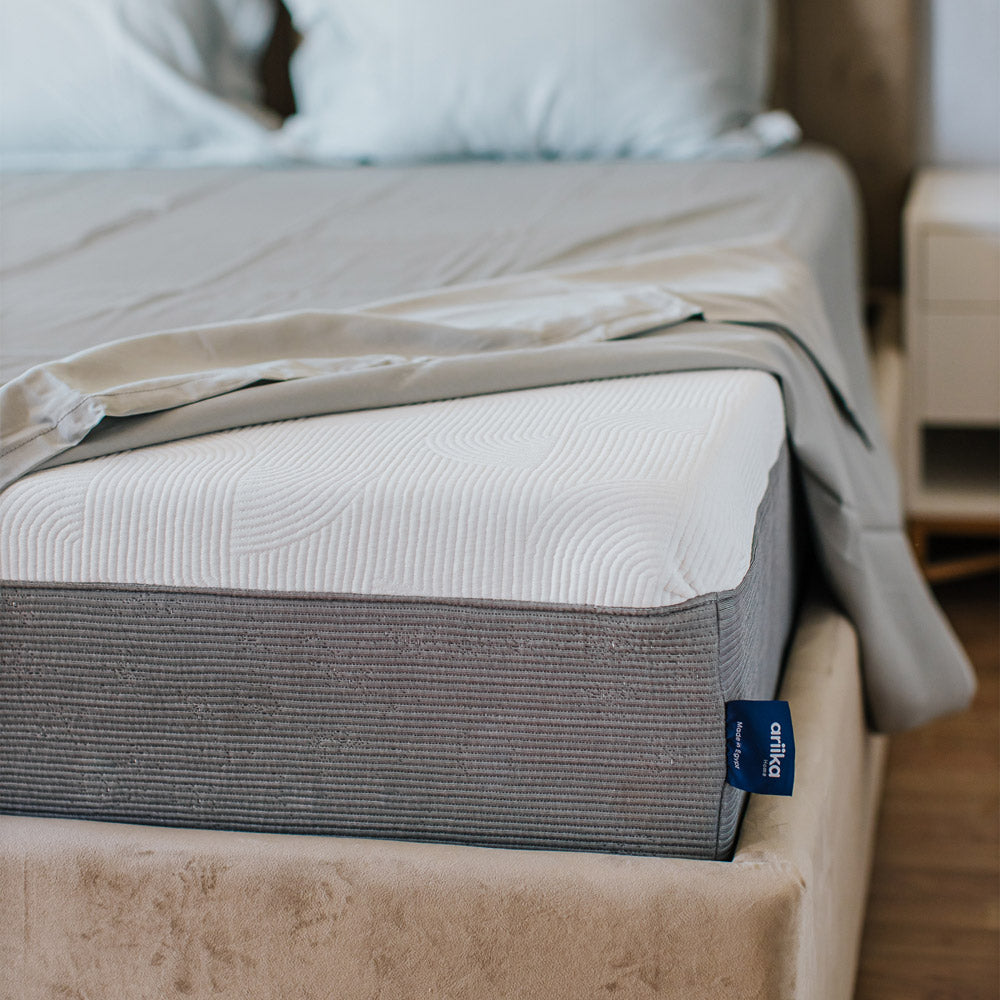 Soft double hybrid mattress combining memory foam and pocket springs, complete with a 10 year warranty.