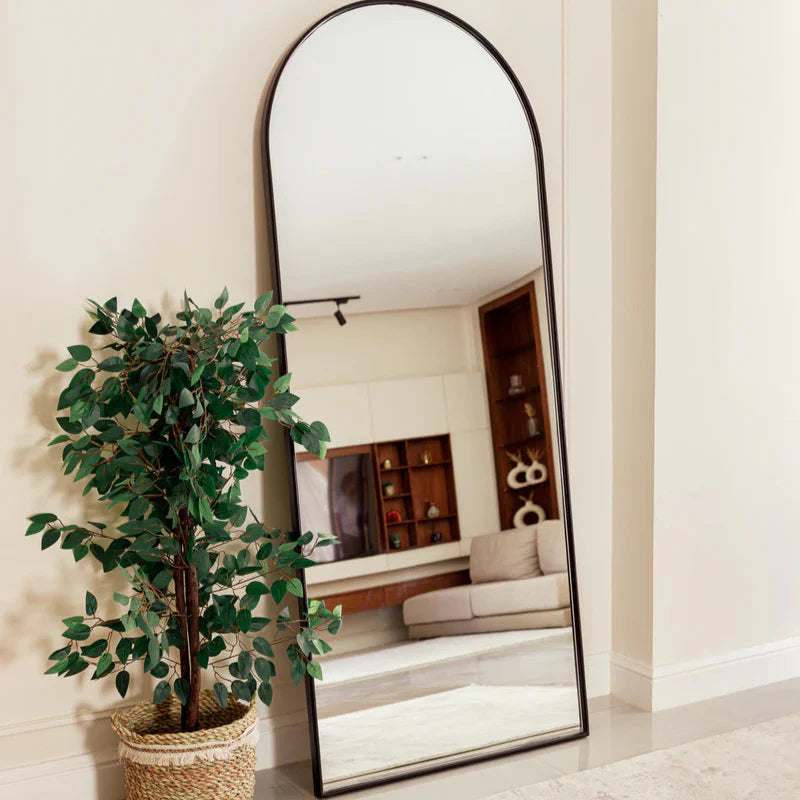 مرايا قائمة كبيرة