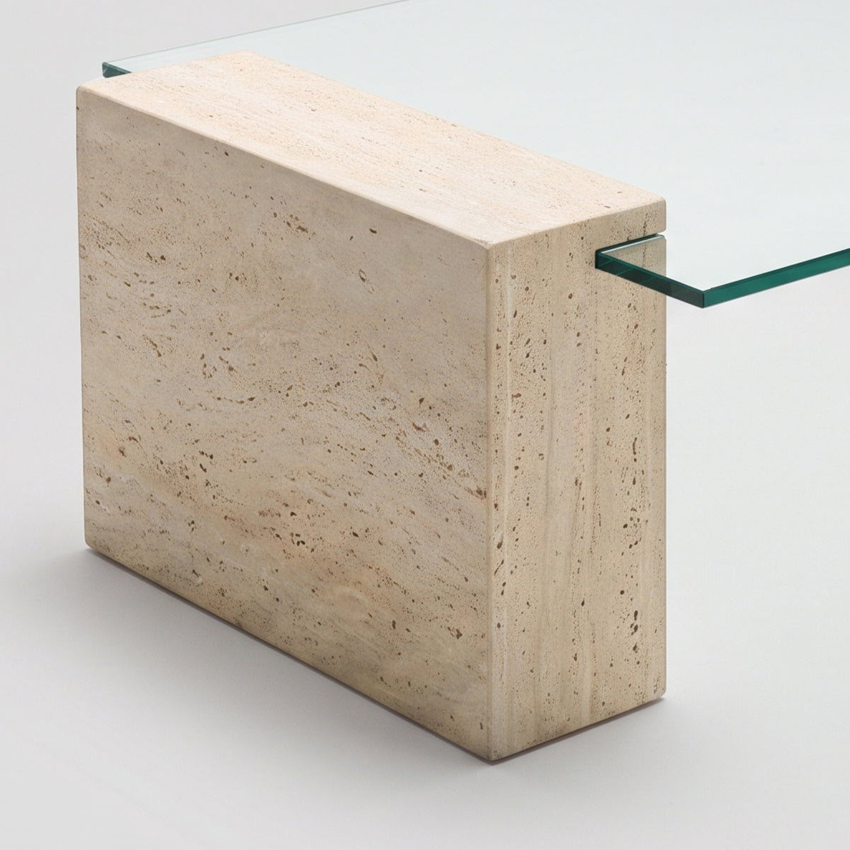 Tova Middle Table