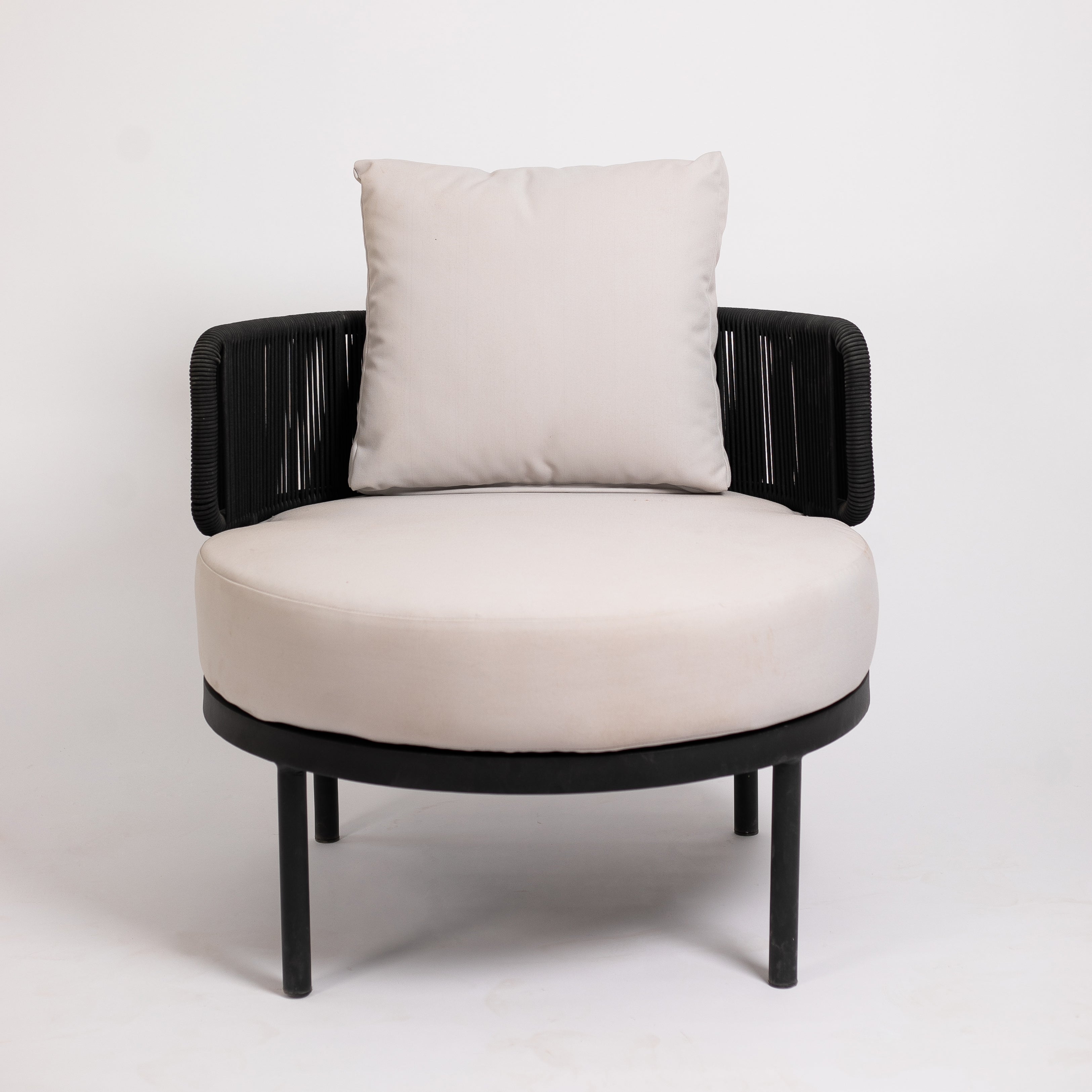 Round Fauteuil With Ropes