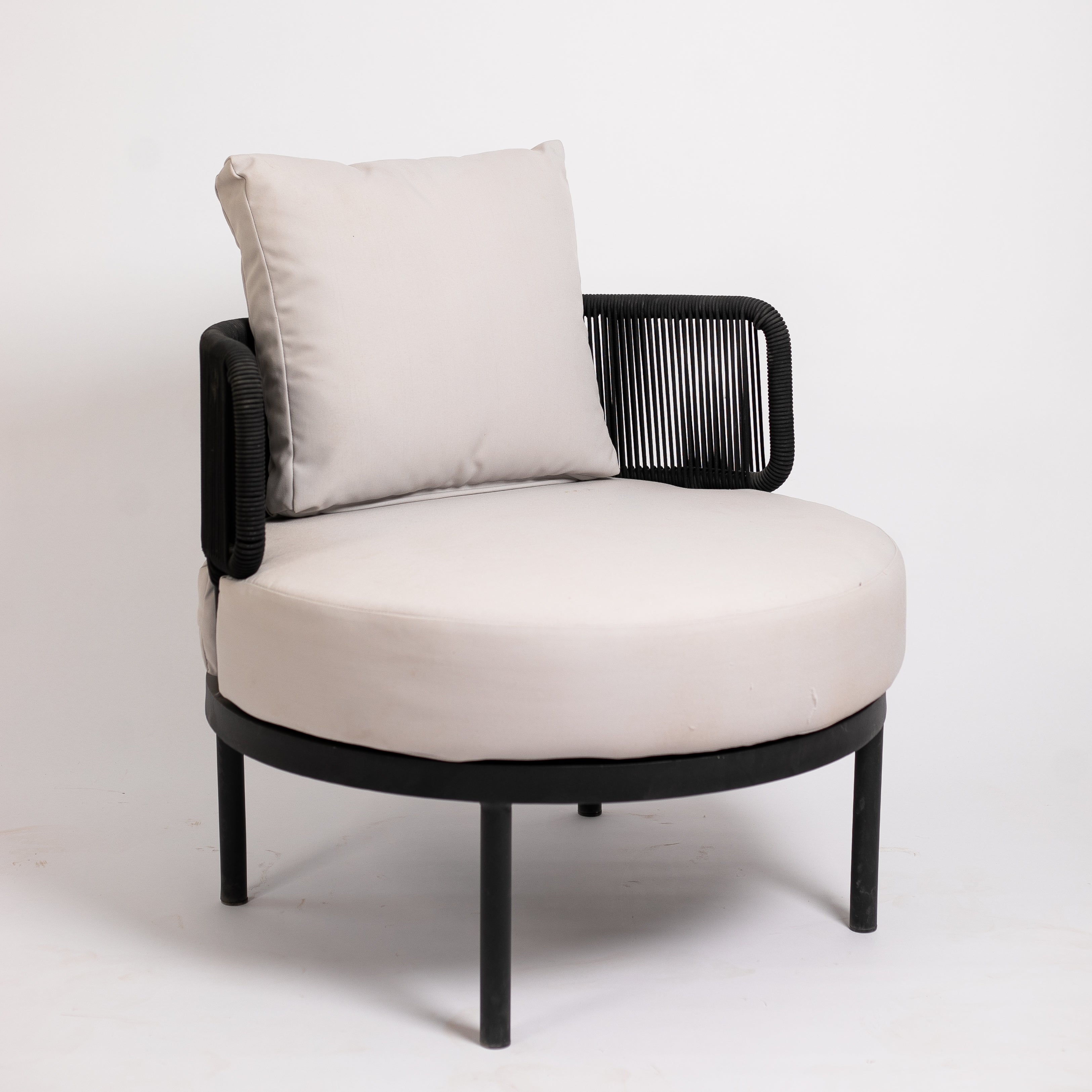 Round Fauteuil With Ropes