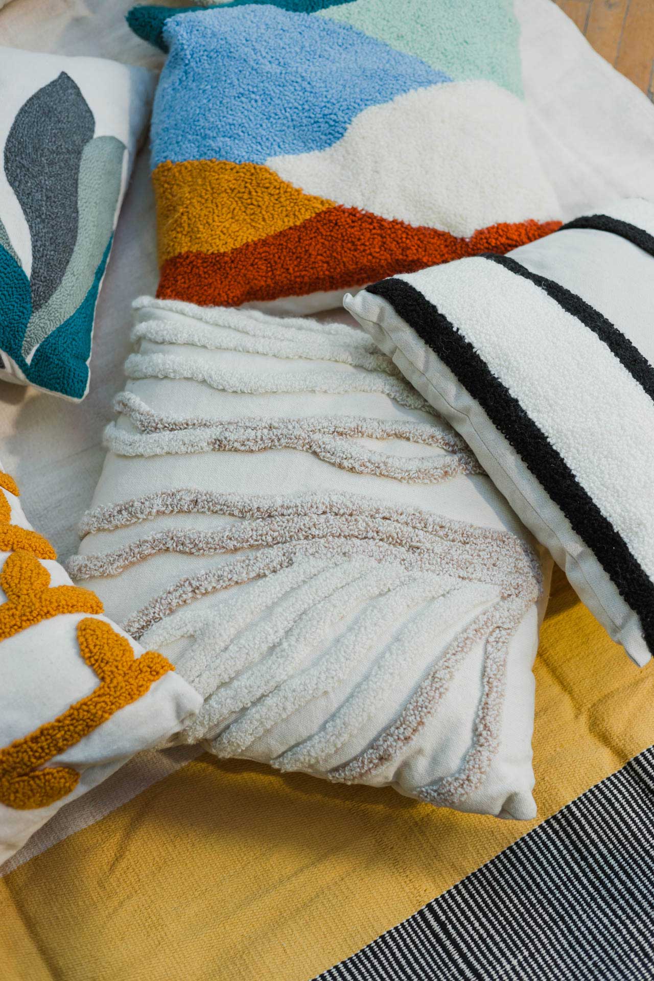  كوشن إيوا مطرزة