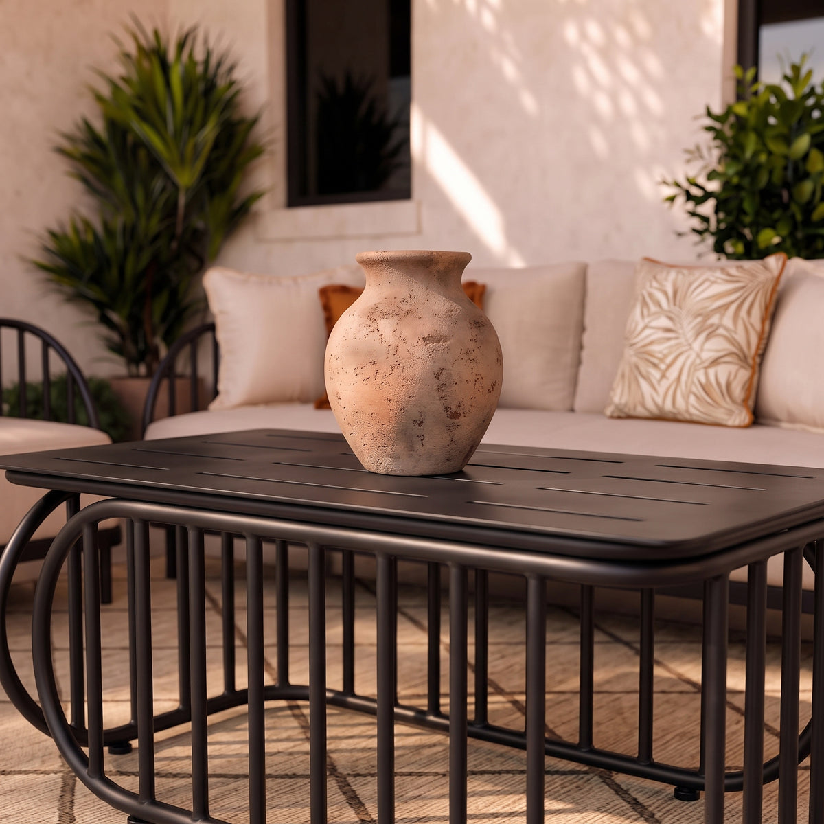 Vally Outdoor Table