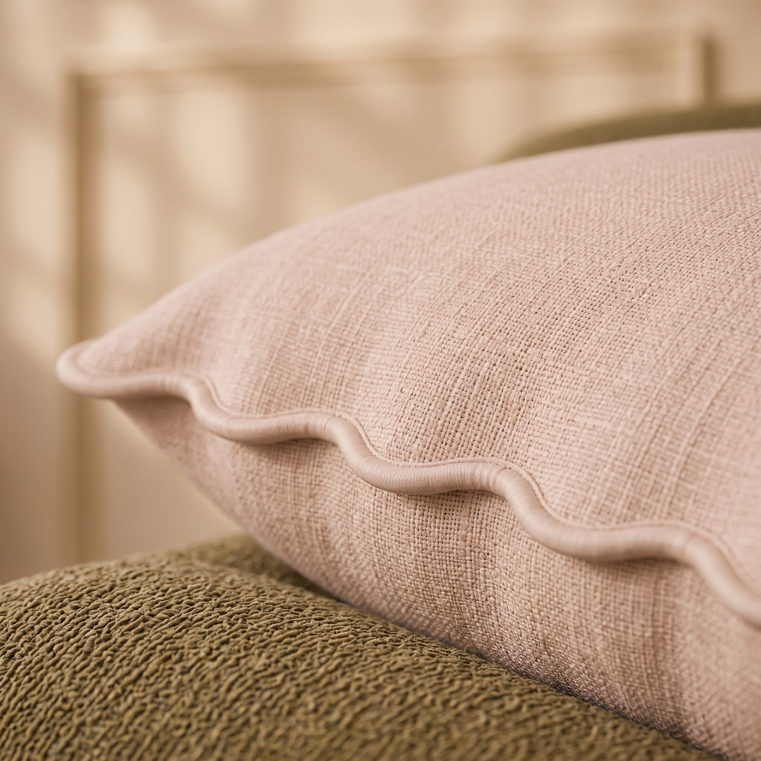 Curvy Sass Bare Cushion