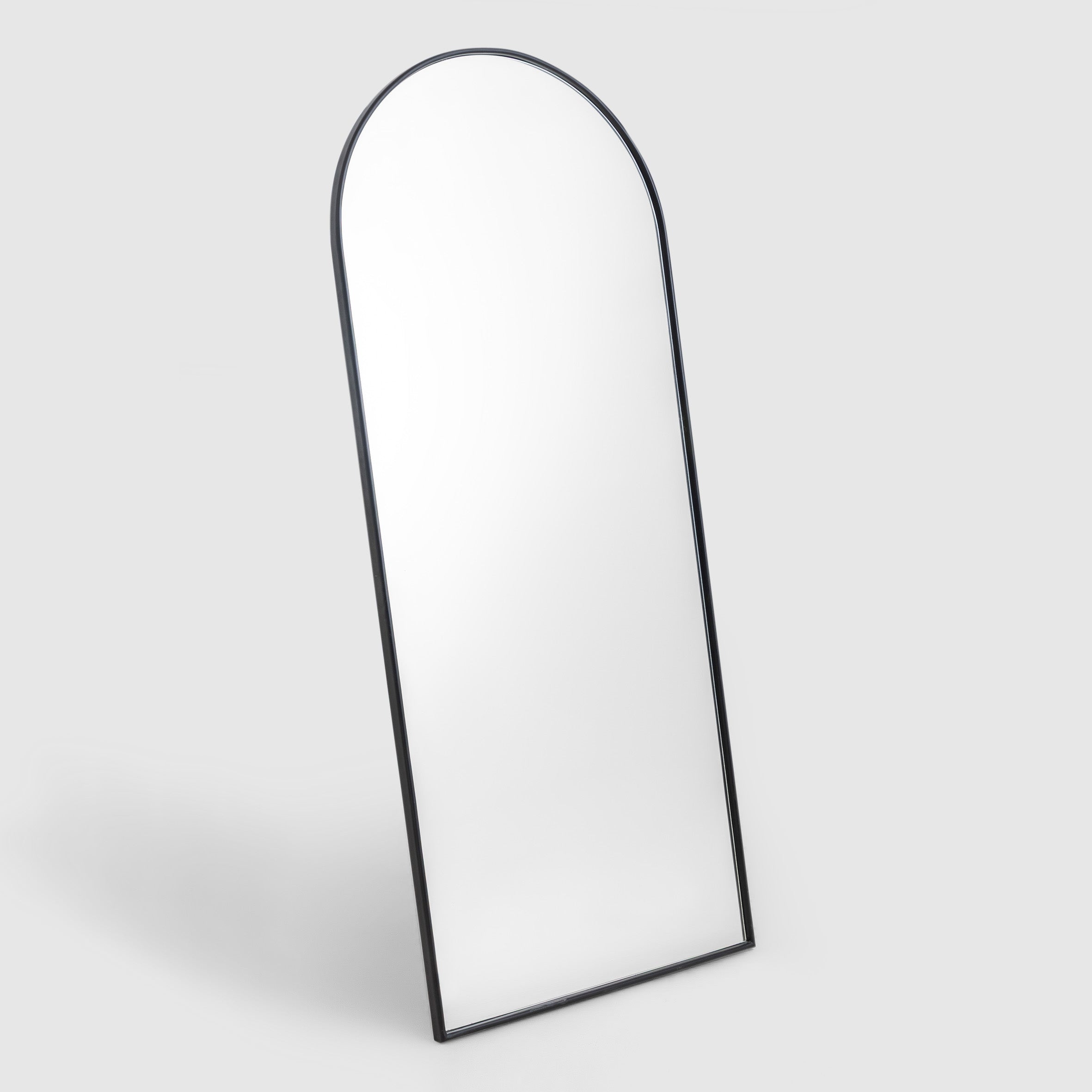 مرايا قائمة كبيرة