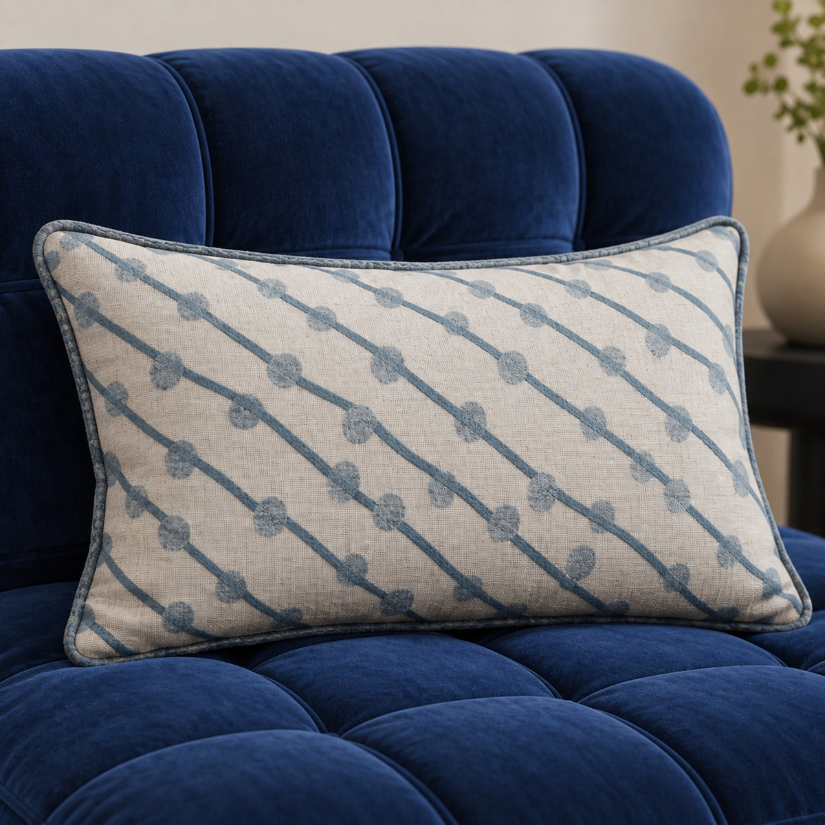 Nakhla Cushion