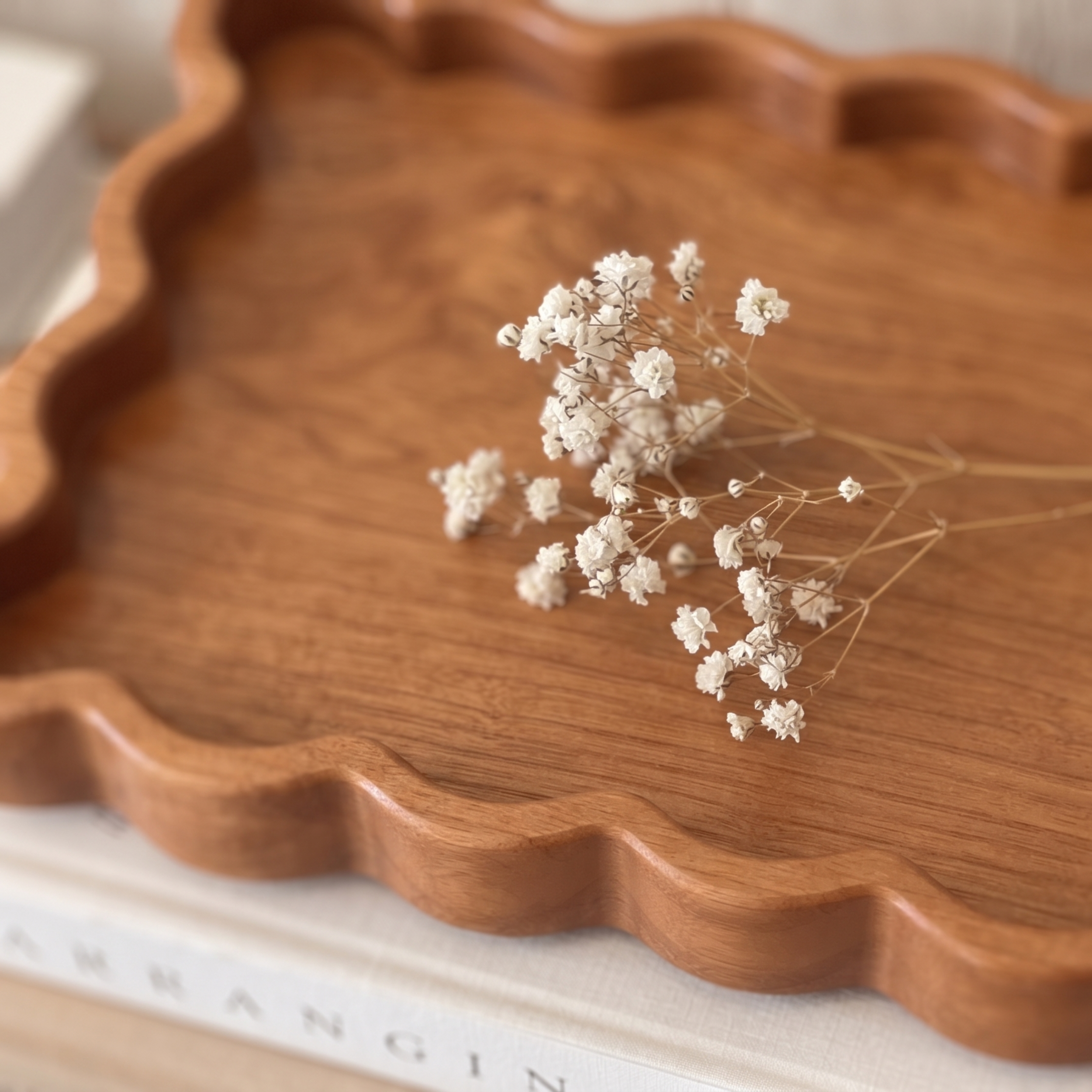 The Scalloped Tray
