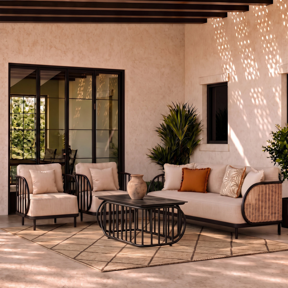 Vally Outdoor Table